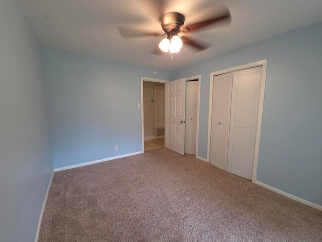 Building Photo - 926 Pecan St