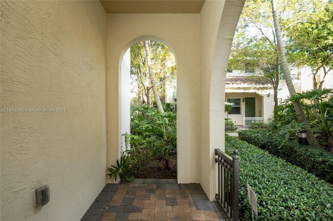 Building Photo - 2969 St Thomas Dr