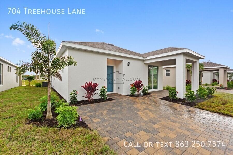 Building Photo - 704 Treehouse Ln