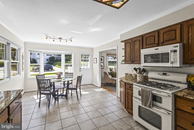 Building Photo - 5030 Gadsen Dr