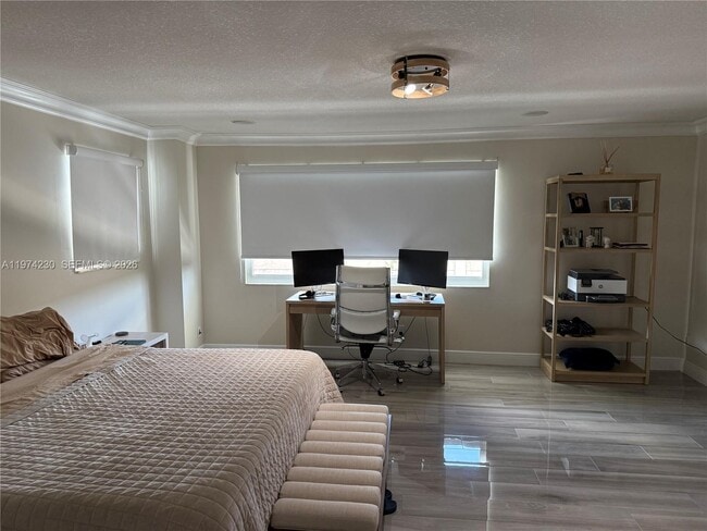 Building Photo - 6951 W Wedgewood Ave