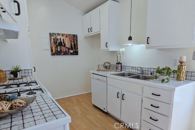 Building Photo - 1230 Cabrillo Park Dr