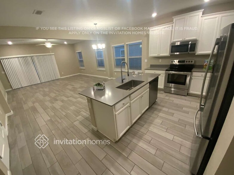 Building Photo - 11370 Oyster Creek Rd