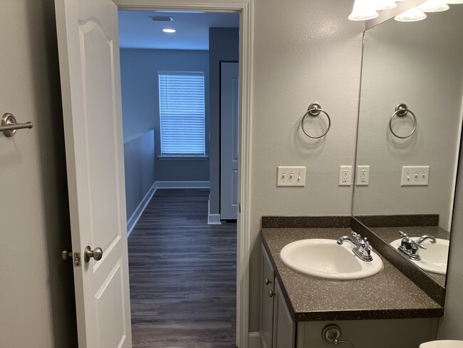 Building Photo - 113 Heyward Dr