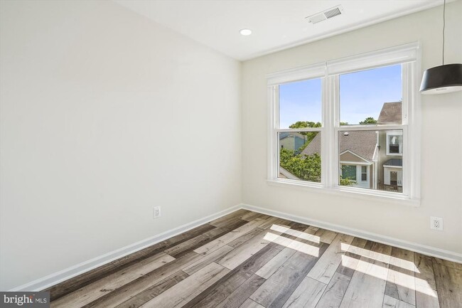 Building Photo - 6010 Sunset Ridge Ct