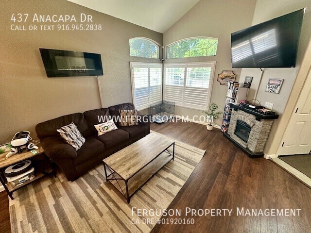 Building Photo - 437 Anacapa Dr