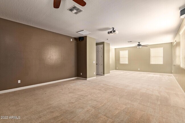 Building Photo - 3144 E Lynx Way