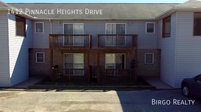 Building Photo - Move in Special! First Month's Rent is Fre...