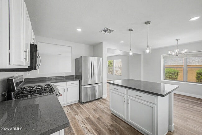 Building Photo - 2423 E Winged Foot Dr