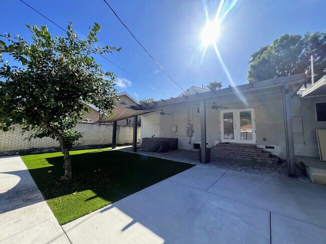 Building Photo - 6660 Aura Ave