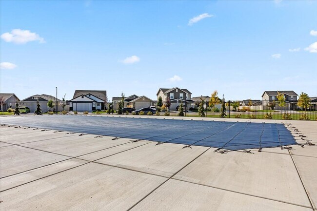 Building Photo - Perfect Location 3 Bed 2 Bath Home with SO...