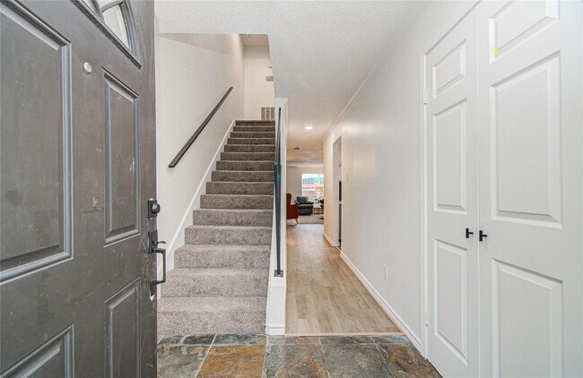 Building Photo - 15309 Kingfield Dr