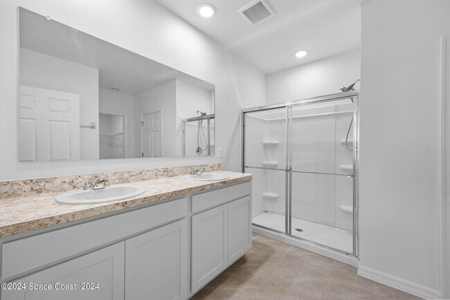 Building Photo - 1253 Dunes Ave