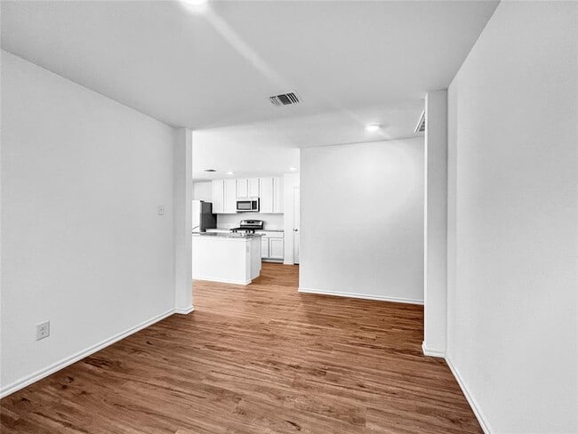 Building Photo - 2004 Alpine Bch Ln