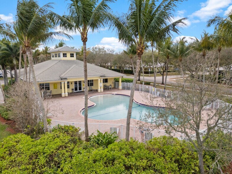 Building Photo - 6791 Lantern Key Dr