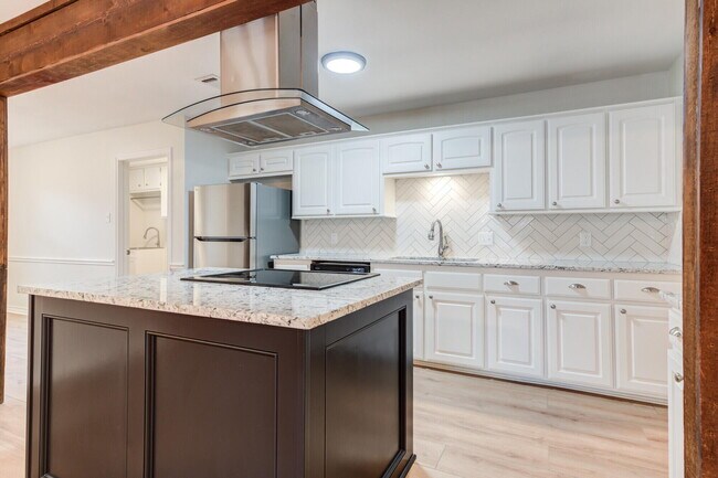 Building Photo - 5309 77th St