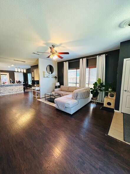 Building Photo - 2835 Becki Dr