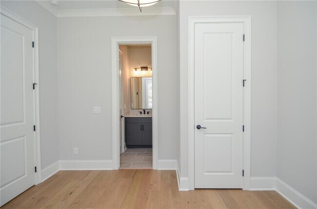 Building Photo - 3963 Enclave Wy