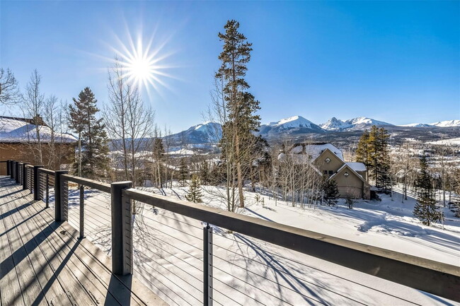 Building Photo - Fully Remodeled 4 bedroom Home in Hamilton...