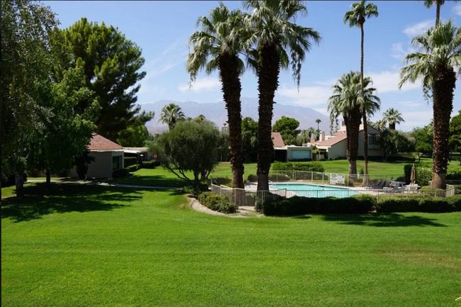 Building Photo - Newly Remodeled, Furnished 3 bed / 2.5 bat...