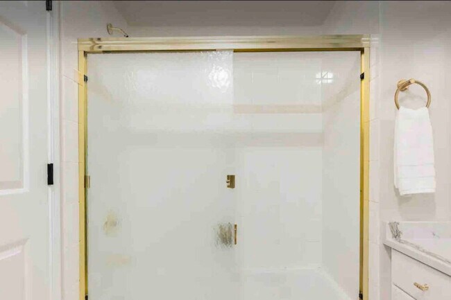 Building Photo - 1501 W Thomas St