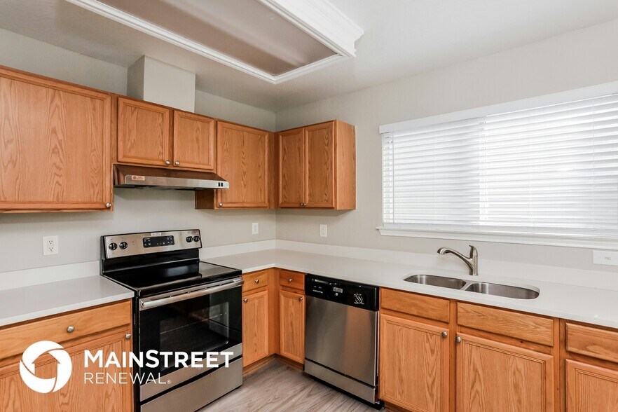 Building Photo - 121 Angus Way