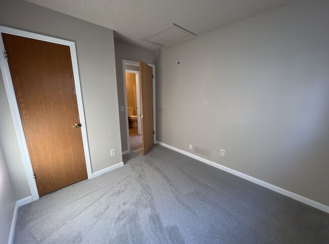 Building Photo - 3 Bedroom 2 Bathroom Home in Roxborough