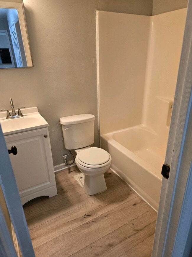 Building Photo - Lovely Summerville Home in desirable Schoo...