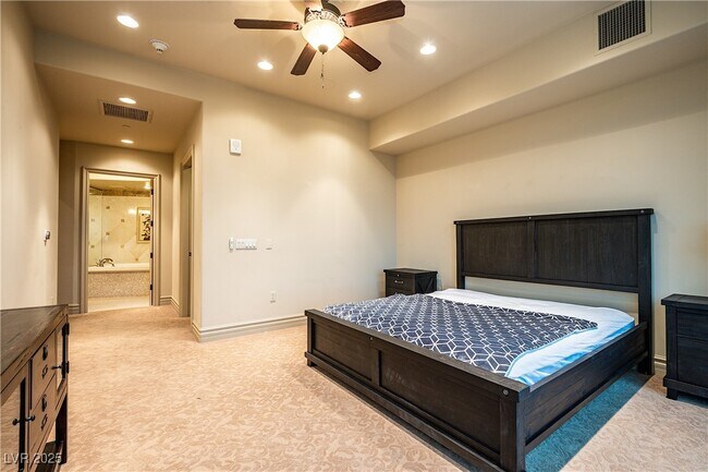 Building Photo - 9101 Alta Dr