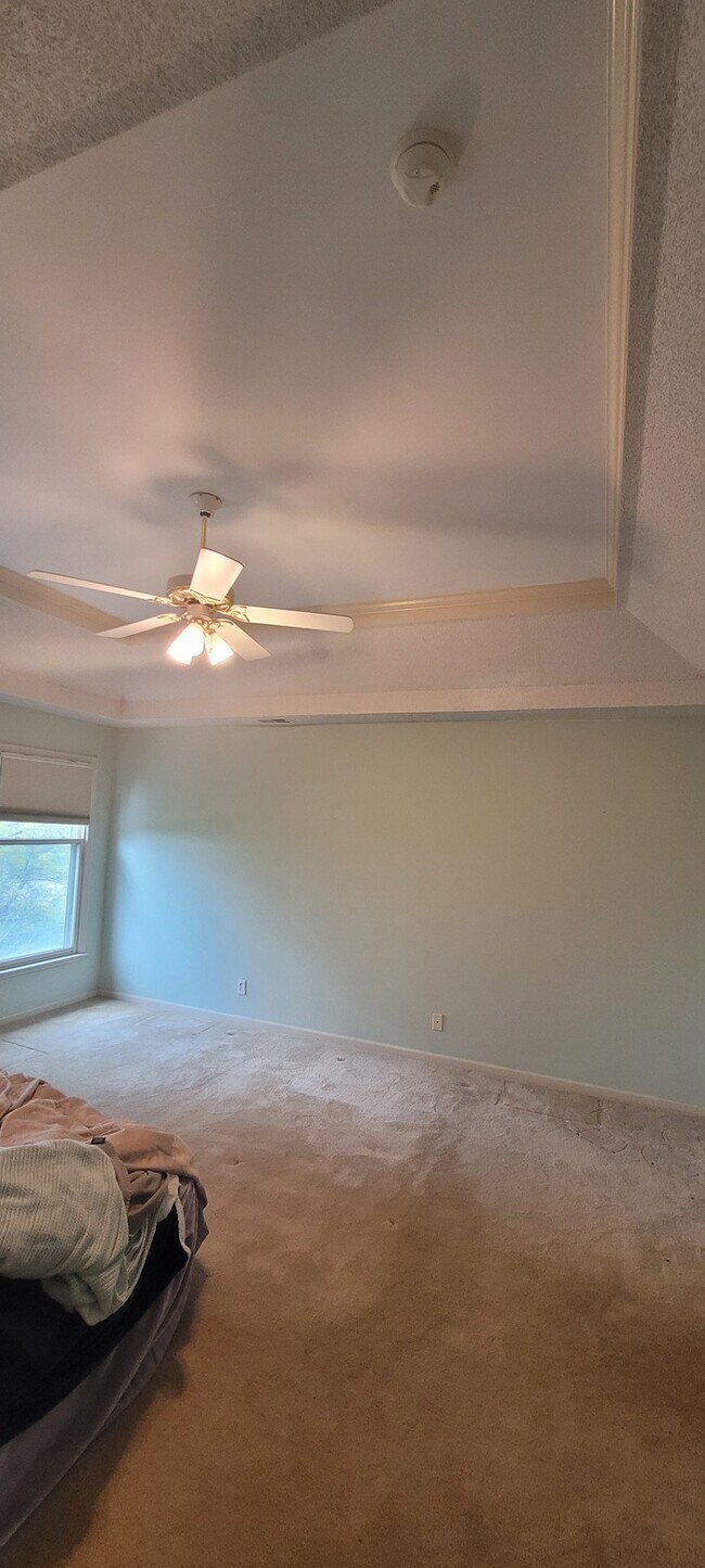 Building Photo - Fruitfully ready for your move in!