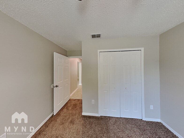 Building Photo - 1138 Kenworth Dr