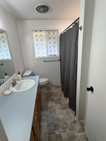 Bathroom - 14310 NE 14th Cir