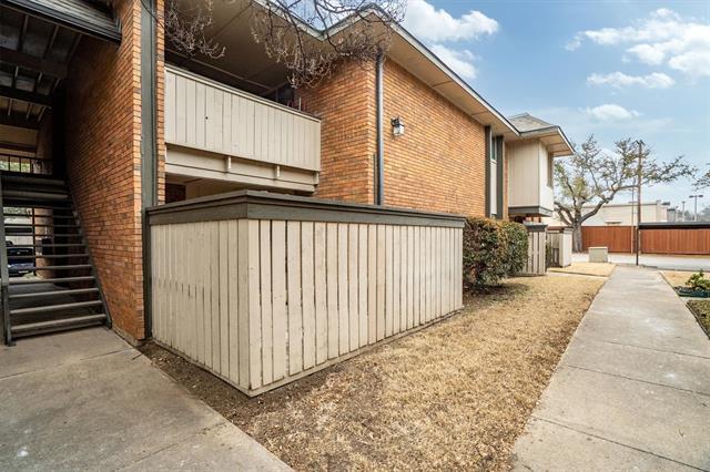 Building Photo - 2808 Escada Dr