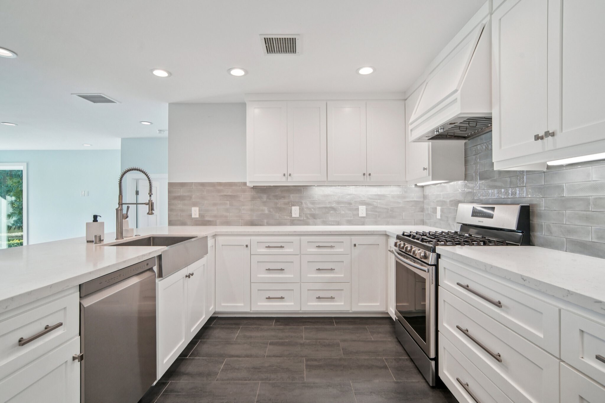 Building Photo - 1854 Homeworth Dr