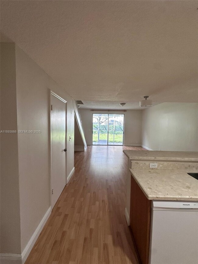 Building Photo - 1350 Sorrento Dr