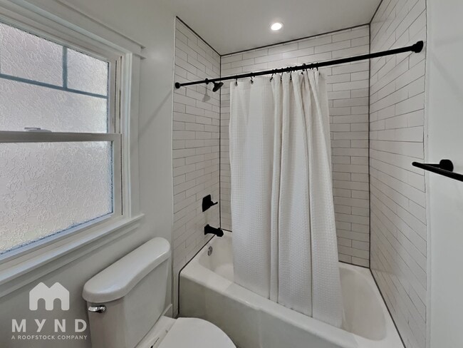 Building Photo - 3732 Buell St