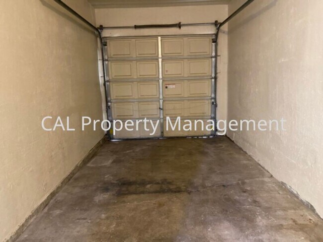 Building Photo - COSC-Wilson Duplex