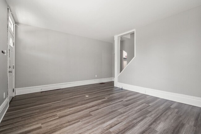 Building Photo - 362 Republic St