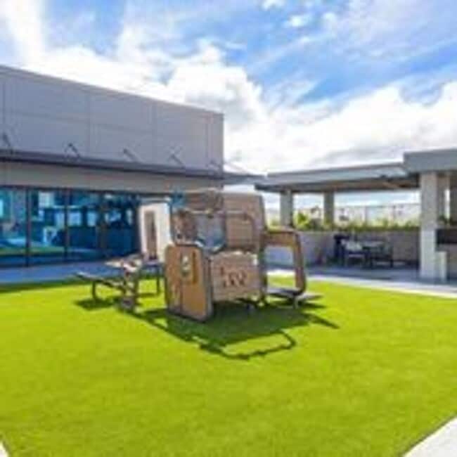 Building Photo - Penthouse 1-bedroom with 2-Parking!