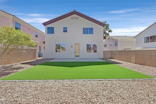 Building Photo - 9316 Perennial Ave