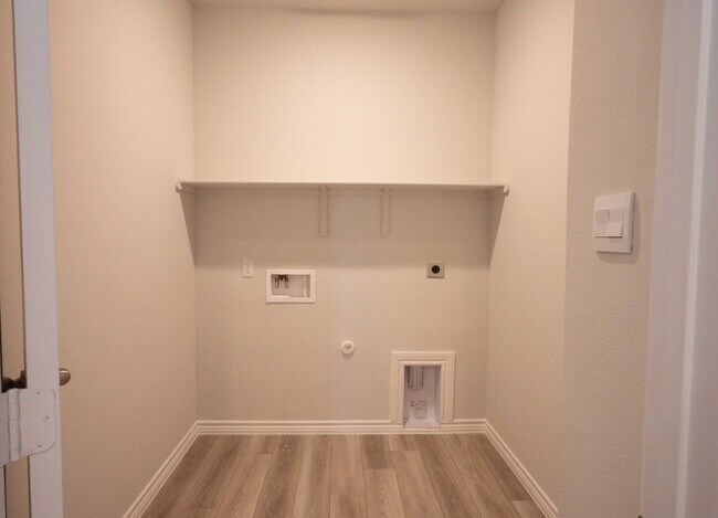 Building Photo - "Charming 3-Bedroom Haven with 2.5 Baths & Spacious Living in Belton!"