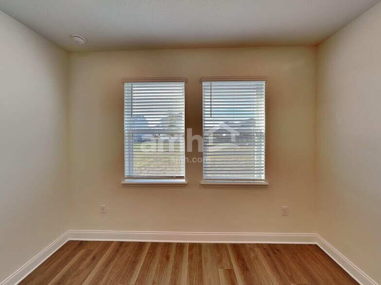 Building Photo - 3735 Ctr Cv Ln