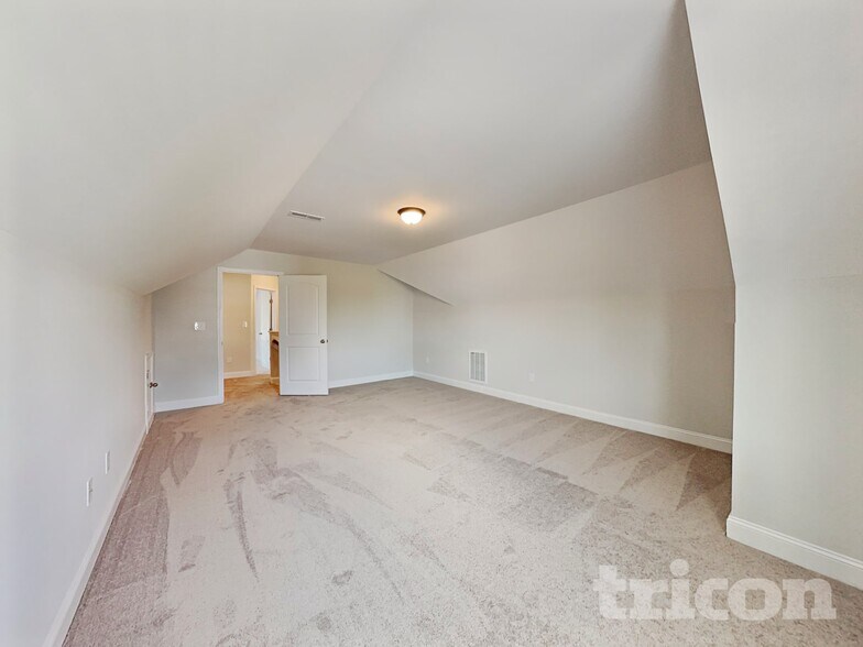 Building Photo - 64 fish Whistle court