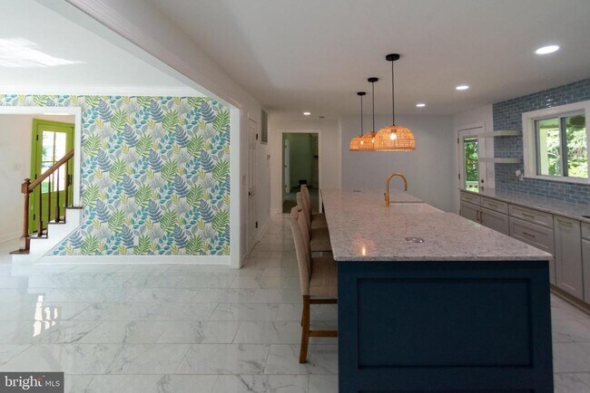Building Photo - 428 Ingleside Dr