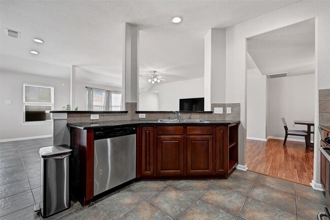 Building Photo - 3114 Rendezvous Ct