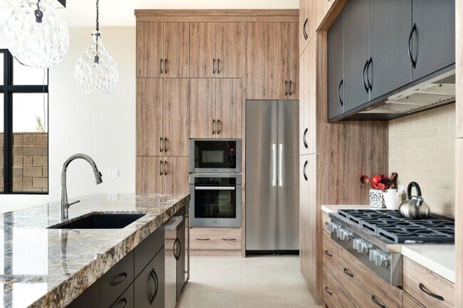 Building Photo - 37200 N Cave Creek Rd