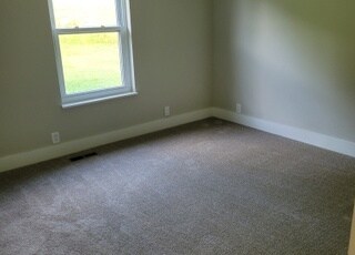 Building Photo - 348 Kingview Dr