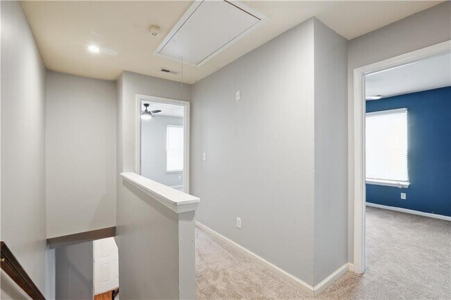 Building Photo - 1823 Devon Dr