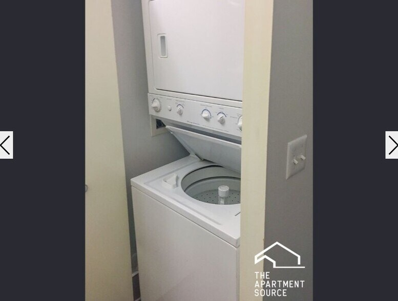 Building Photo - 3455 N Wolcott Ave