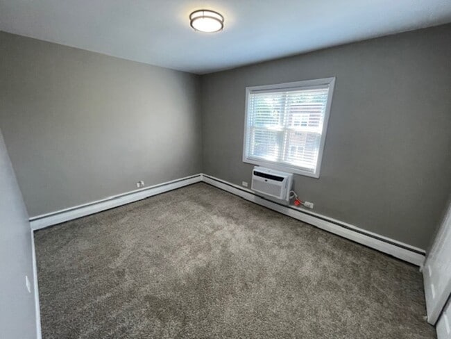 Building Photo - 21 N Dryden Pl